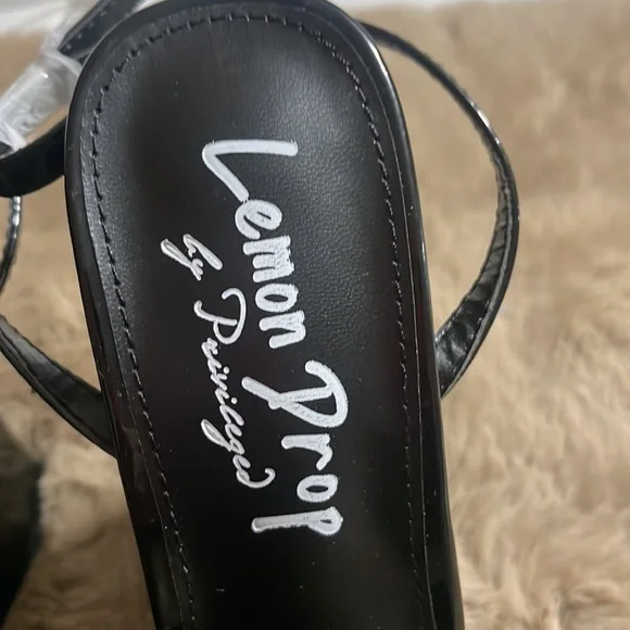 Very nice and new Lemon Drop by privileged Sandals - Picture 3 of 11